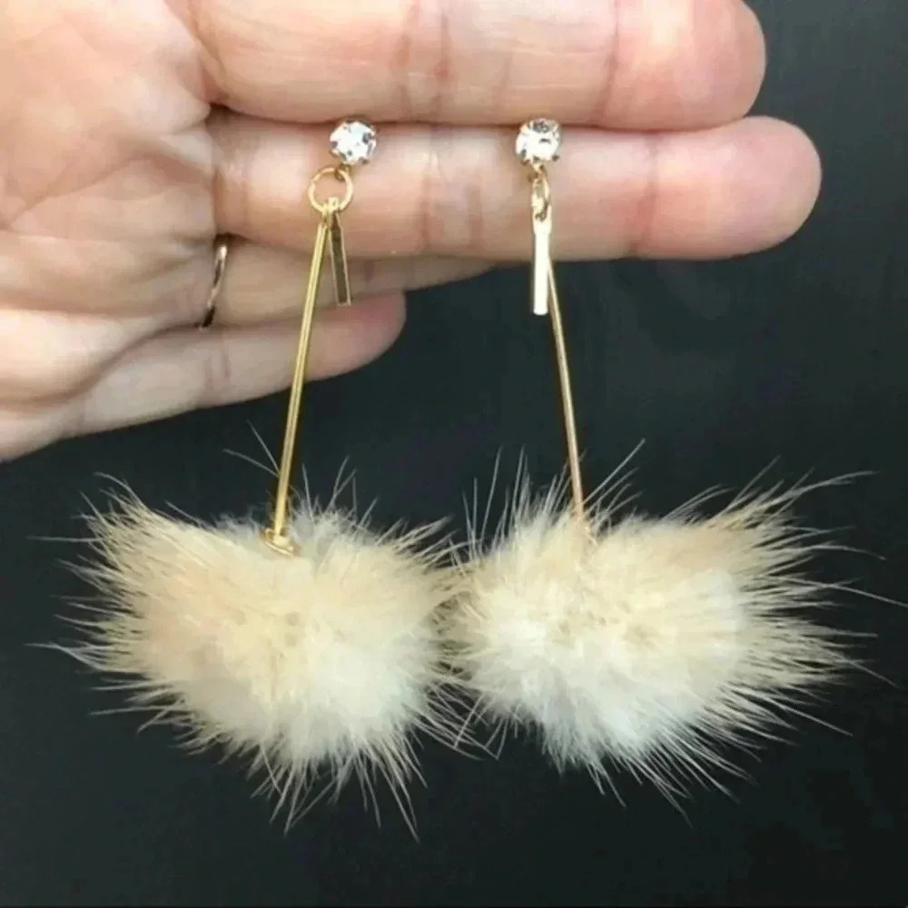 Tan Beige Faux Fur Furry Fuzzy Pom Pom Drop Diamonds Gold Bar Earrings NWT
